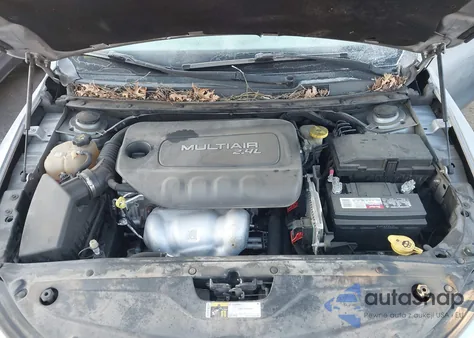 2017 Chrysler 200 Limited Platinum z USA, uszkodzony, nr VIN 1C3CCCAB7HN505526